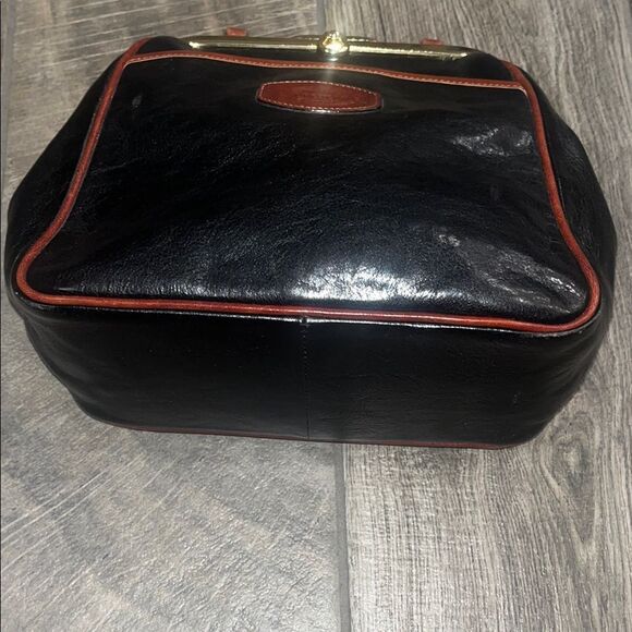 Vintage Oroton Black and Brown leather structured Shoulder Bag w/Gold Hardware - Picture 10 of 10